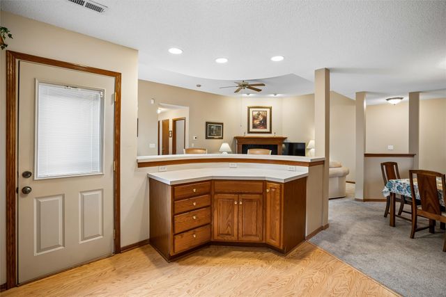3305 Ep True Parkway 503, West Des Moines, IA 50265