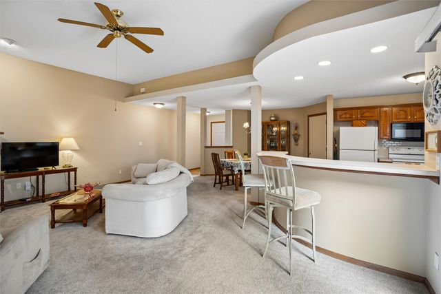 3305 Ep True Parkway 503, West Des Moines, IA 50265