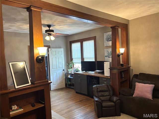 222 N Locust Street, Greenville, IL 62246