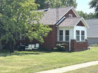222 N Locust Street, Greenville, IL 62246