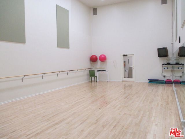 2484 Angelo Drive, Los Angeles, CA 90077
