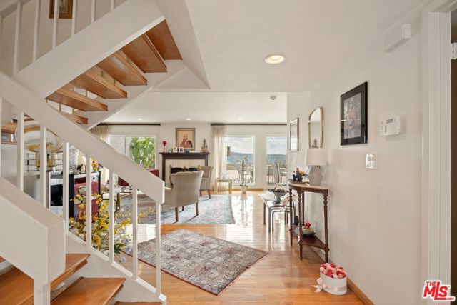 2484 Angelo Drive, Los Angeles, CA 90077
