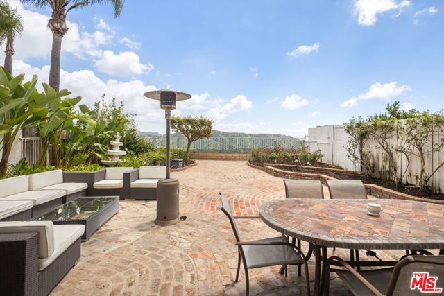 2484 Angelo Drive, Los Angeles, CA 90077