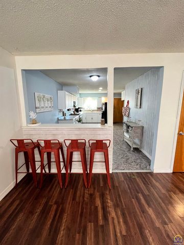 218 S Cottonwood ST, Emporia, KS 66801