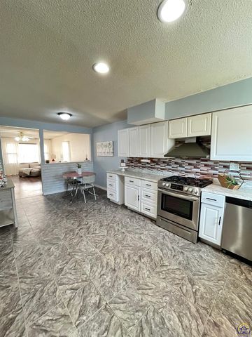 218 S Cottonwood ST, Emporia, KS 66801