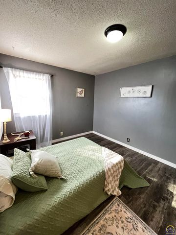 218 S Cottonwood ST, Emporia, KS 66801