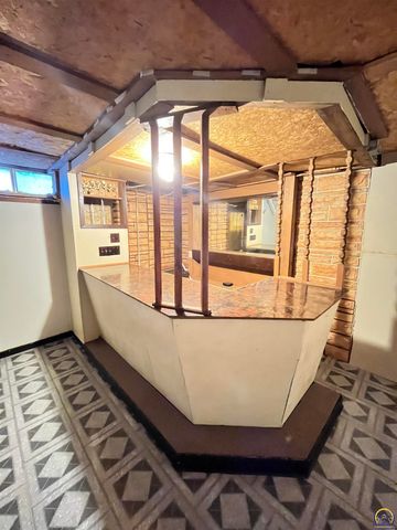 218 S Cottonwood ST, Emporia, KS 66801