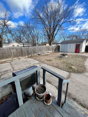 218 S Cottonwood ST, Emporia, KS 66801