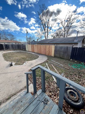 218 S Cottonwood ST, Emporia, KS 66801