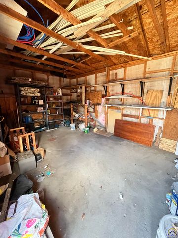 218 S Cottonwood ST, Emporia, KS 66801