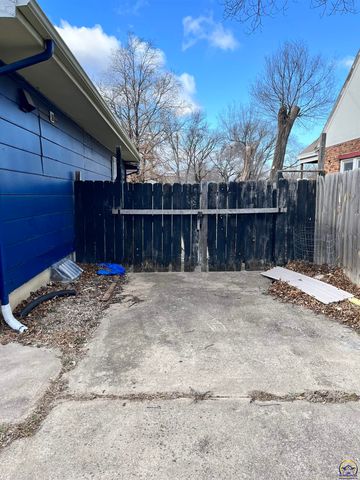 218 S Cottonwood ST, Emporia, KS 66801