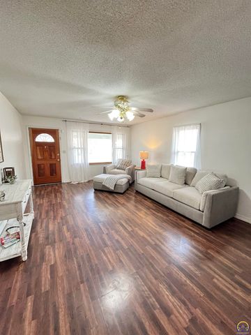 218 S Cottonwood ST, Emporia, KS 66801