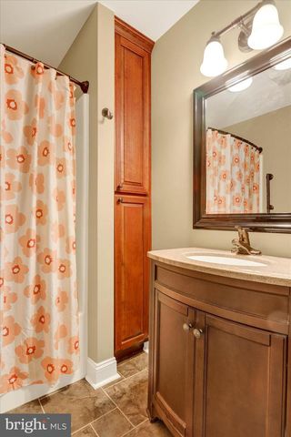 196 SUMMER BREEZE LN, Chambersburg, PA 17202
