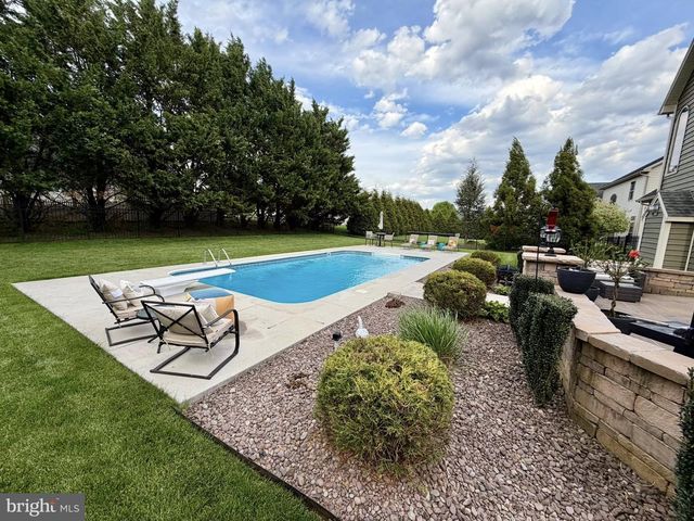 196 SUMMER BREEZE LN, Chambersburg, PA 17202
