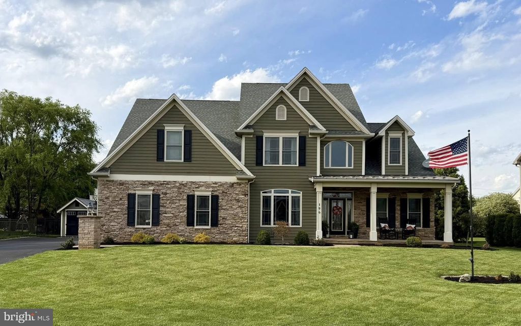 196 SUMMER BREEZE LN, Chambersburg, PA 17202