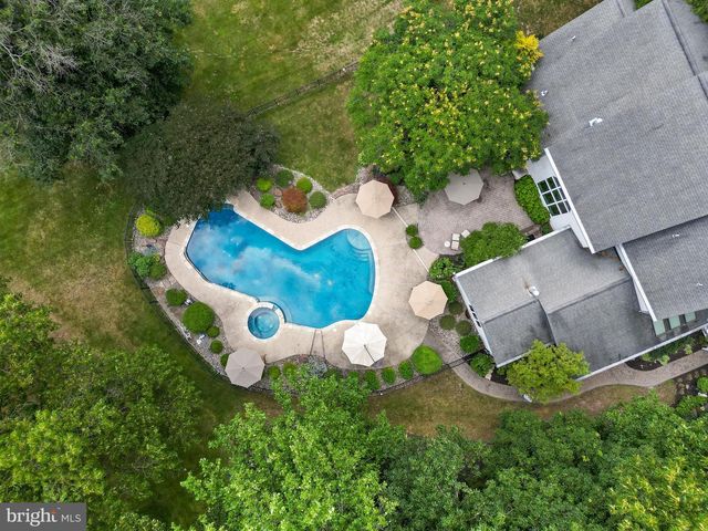 5 HOLLY LN, Mohnton, PA 19540