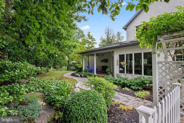 5 HOLLY LN, Mohnton, PA 19540