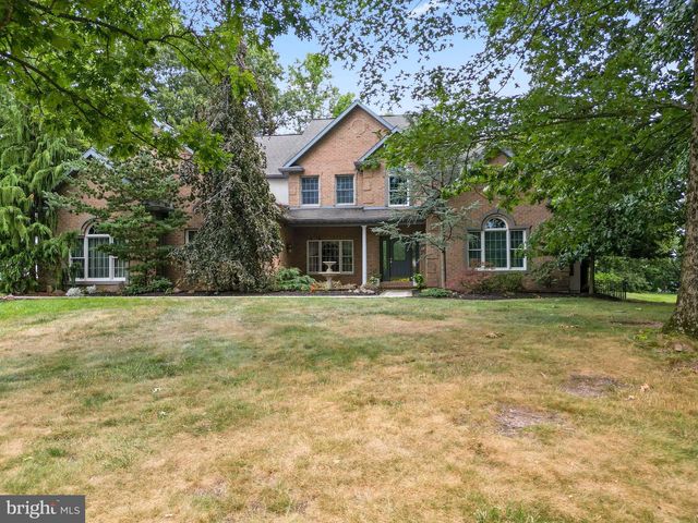 5 HOLLY LN, Mohnton, PA 19540