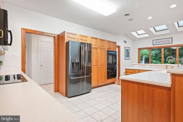 5 HOLLY LN, Mohnton, PA 19540