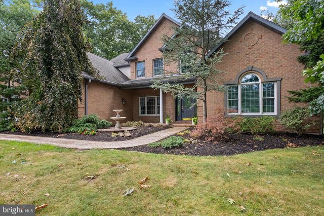 5 HOLLY LN, Mohnton, PA 19540