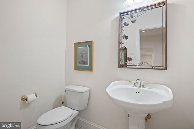5 HOLLY LN, Mohnton, PA 19540