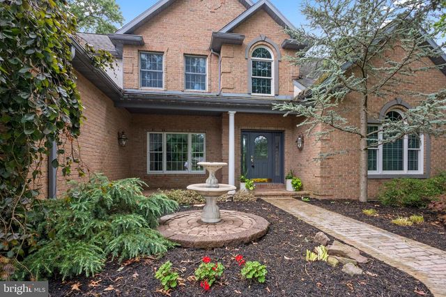 5 HOLLY LN, Mohnton, PA 19540
