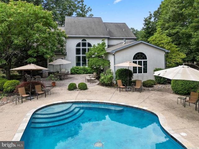 5 HOLLY LN, Mohnton, PA 19540