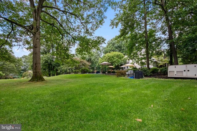 5 HOLLY LN, Mohnton, PA 19540