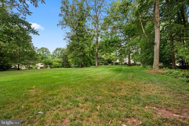 5 HOLLY LN, Mohnton, PA 19540