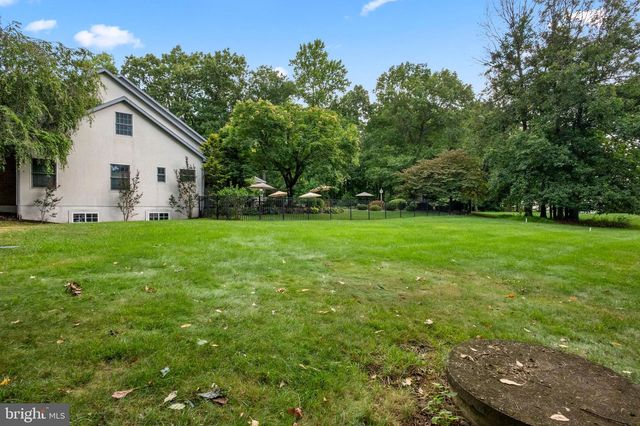 5 HOLLY LN, Mohnton, PA 19540