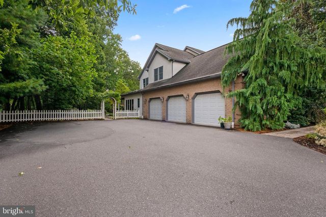 5 HOLLY LN, Mohnton, PA 19540