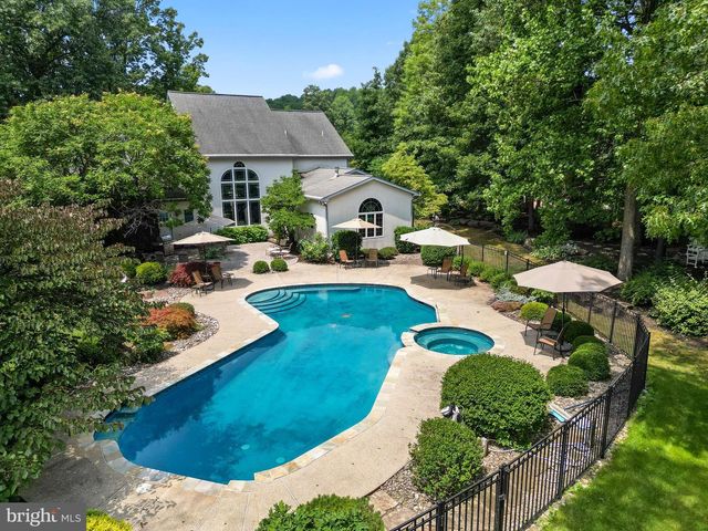 5 HOLLY LN, Mohnton, PA 19540