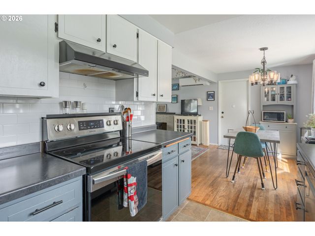 230 RIVER LOOP 2, Eugene, OR 97404