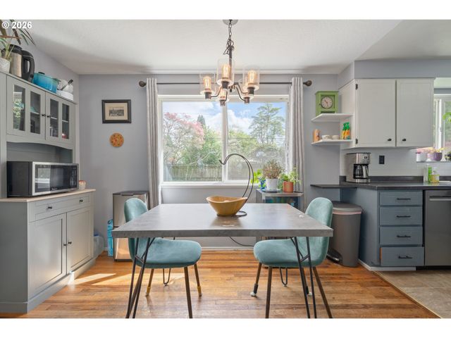 230 RIVER LOOP 2, Eugene, OR 97404