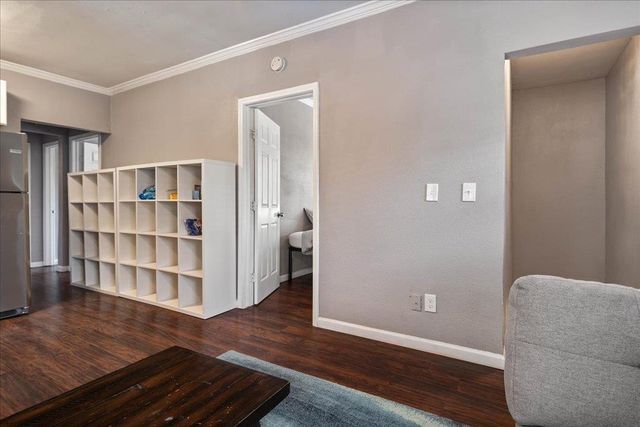 204 E 30th ST 204, Austin, TX 78705