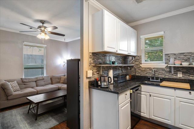 204 E 30th ST 204, Austin, TX 78705