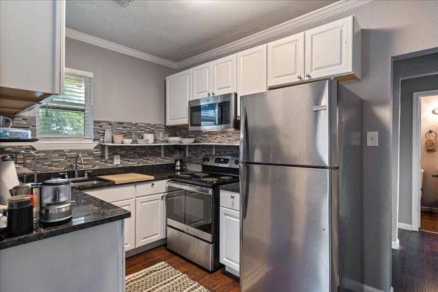 204 E 30th ST 204, Austin, TX 78705