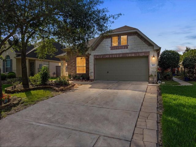 1607 S Primavera Drive, Pearland, TX 77581