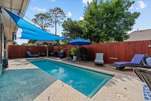 1607 S Primavera Drive, Pearland, TX 77581