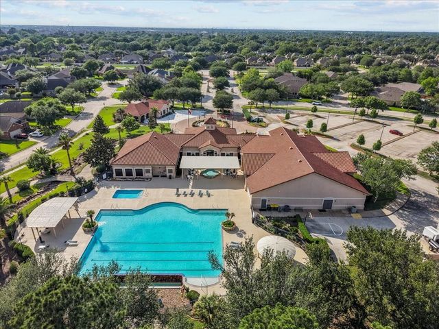 1607 S Primavera Drive, Pearland, TX 77581