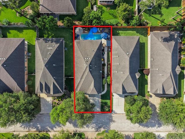 1607 S Primavera Drive, Pearland, TX 77581
