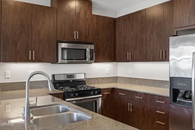 2715 Smokey Mountain Drive, Oxnard, CA 93036