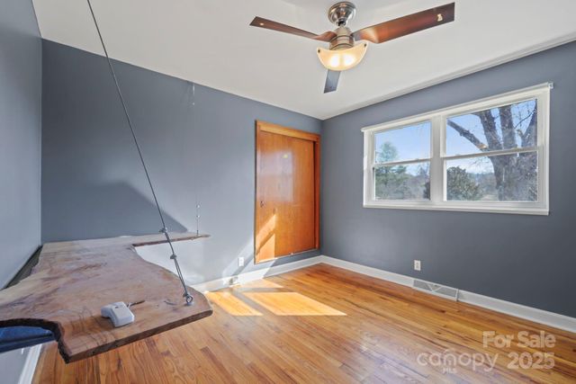 68 Lisam Way, Etowah, NC 28729