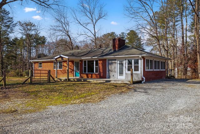 68 Lisam Way, Etowah, NC 28729