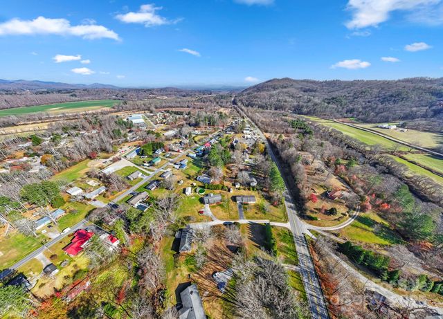 68 Lisam Way, Etowah, NC 28729