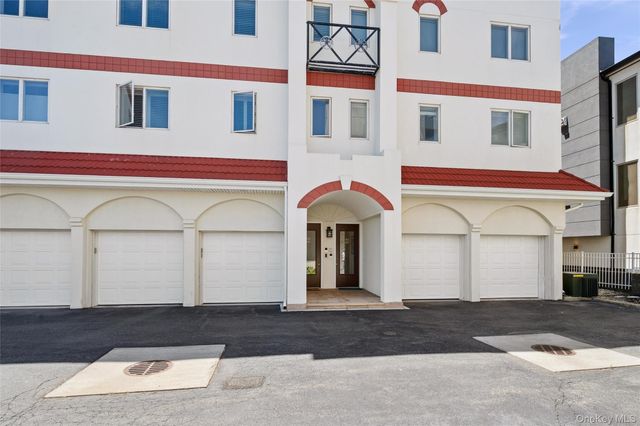 452 Oceanfront 102, Long Beach, NY 11561