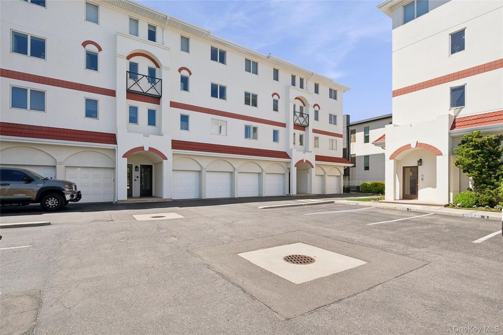 452 Oceanfront 102, Long Beach, NY 11561