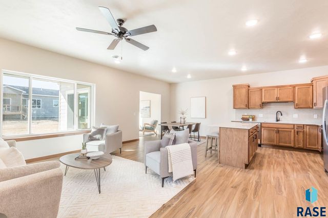 9207 W 43rd St Street, Sioux Falls, SD 57106