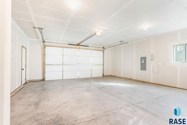 9207 W 43rd St Street, Sioux Falls, SD 57106