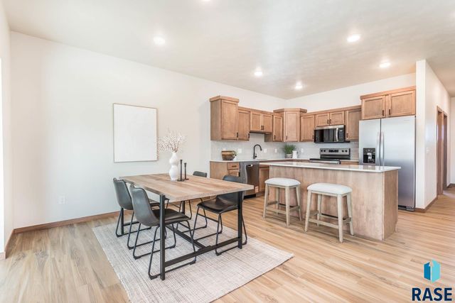 9207 W 43rd St Street, Sioux Falls, SD 57106